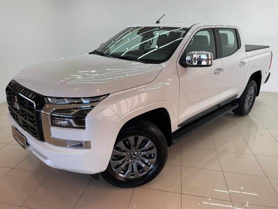 MITSUBISHI TRITON 2.4 BITURBO DIESEL CD HPE 4X4 AUTOMÁTICO